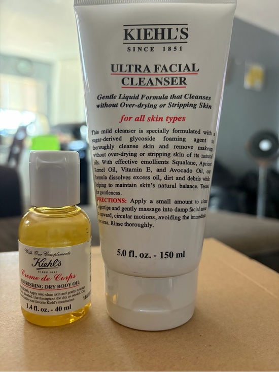Kiehl's Other - Kiehl’s Ultra Facial Cleanser 5 oz + Sample Creme de Corps Body Oil Bundle NEW